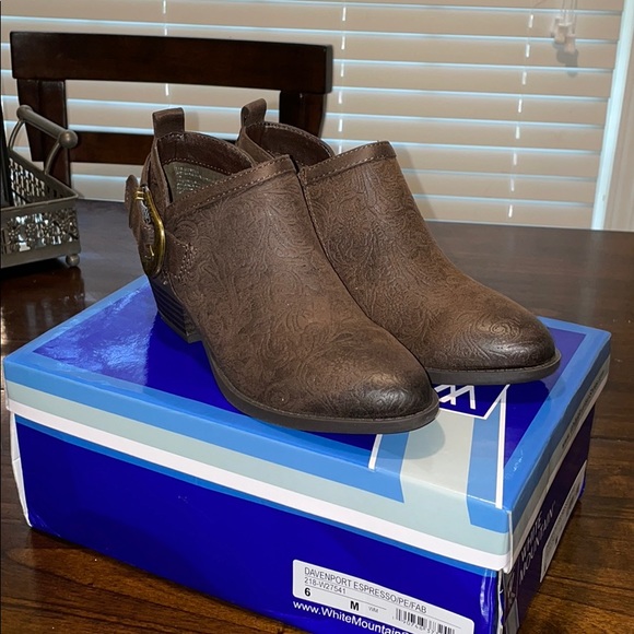 white mountain davenport western ankle booties